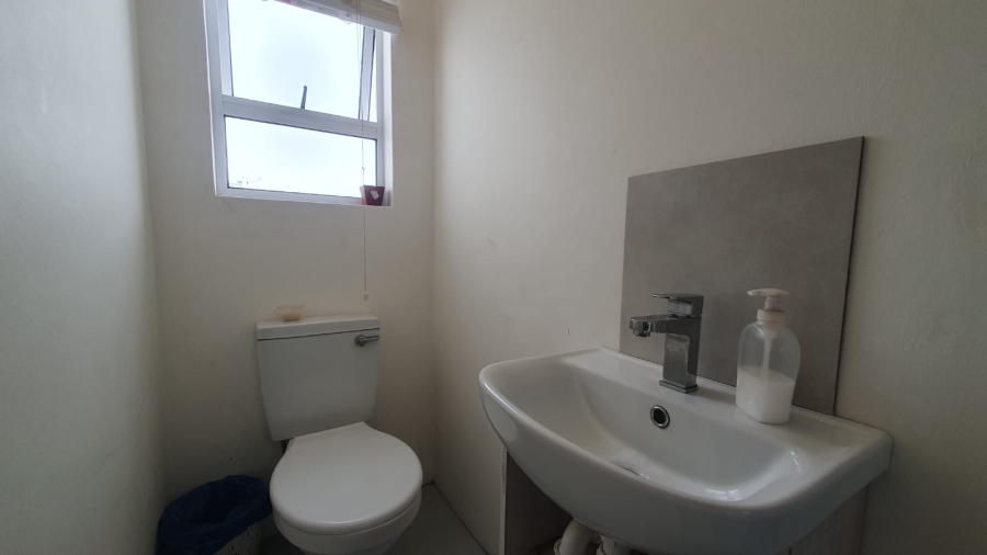 4 Bedroom Property for Sale in Lampiesbaai Western Cape